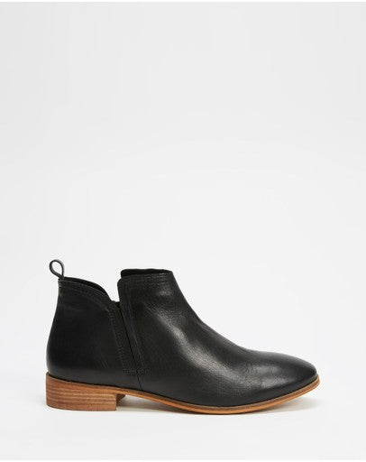 Sine Ankle Boot