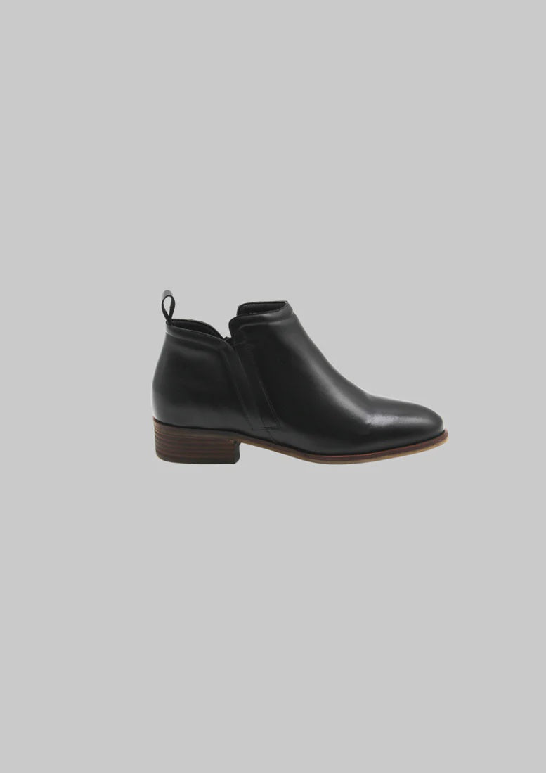 Sine Ankle Boot