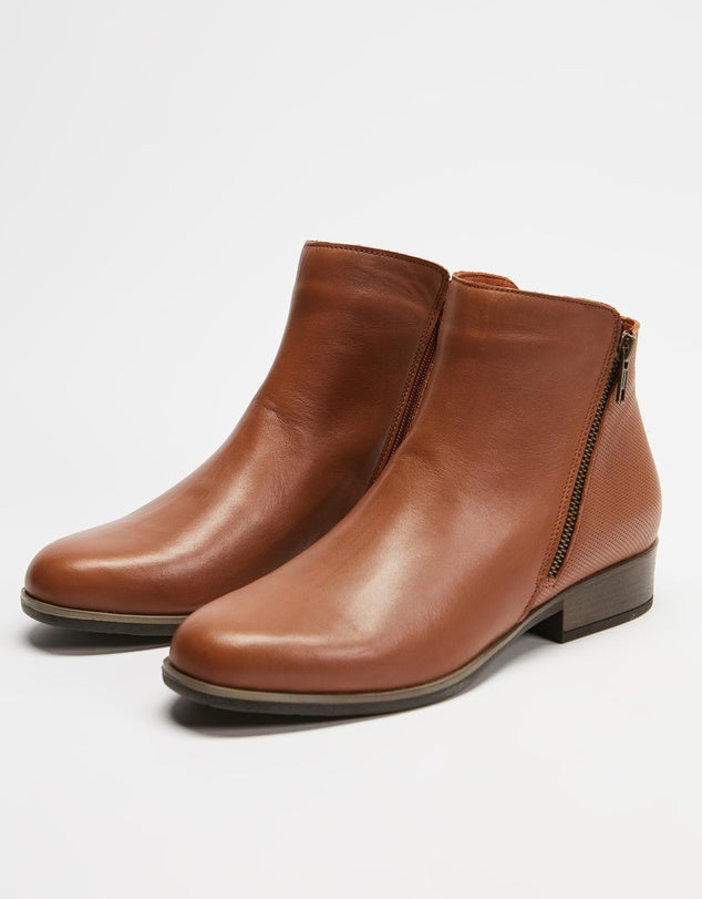 Bueno Shoes - Tristan Short Boot - Drift Home and Living